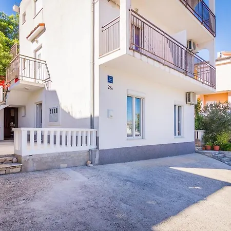 Arbanija 7543a * Trogir