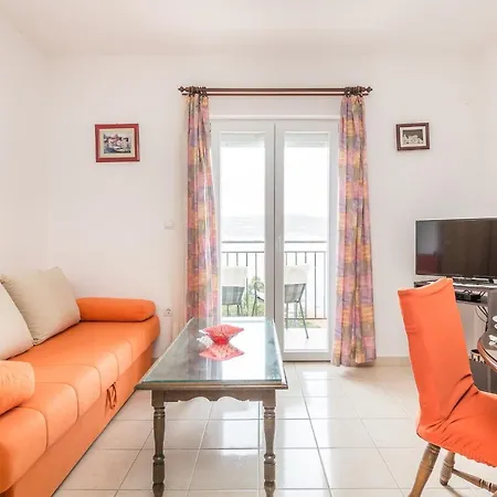 Apartman Arbanija 7543a