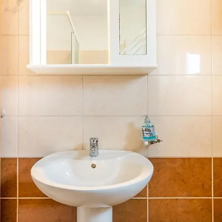 Arbanija 7543a Apartman *