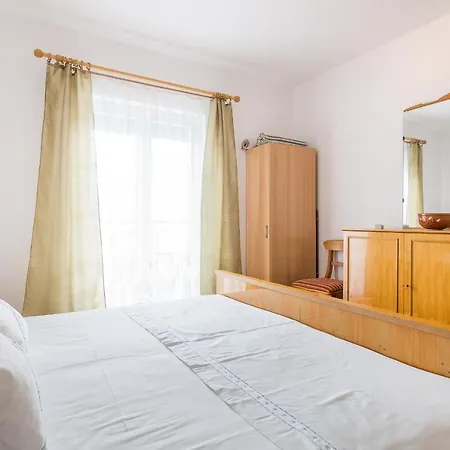 Apartman Arbanija 7543a *