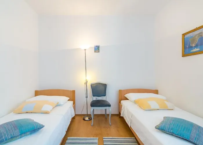 Apartman Arbanija 7543a