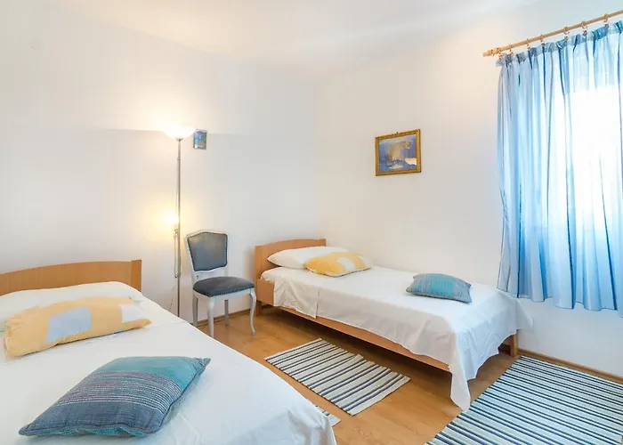 Arbanija 7543a Apartman