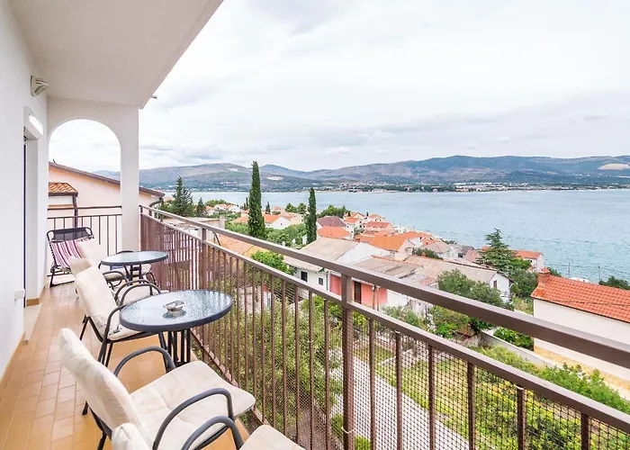 Apartman Arbanija 7543a